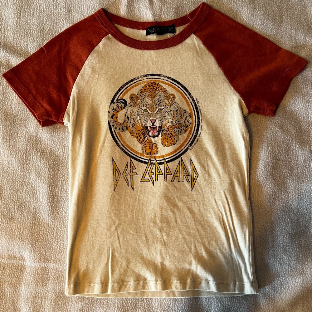 Vinyl Icons - Def Leppard Tee / Size Medium